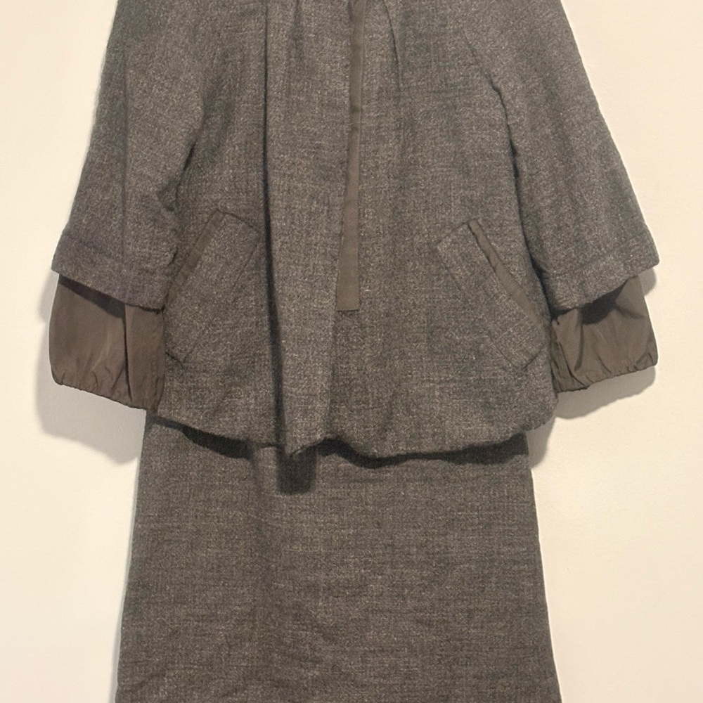 Women's Gray Two-Piece Skirt Set - Tailored Wool-Blend Style